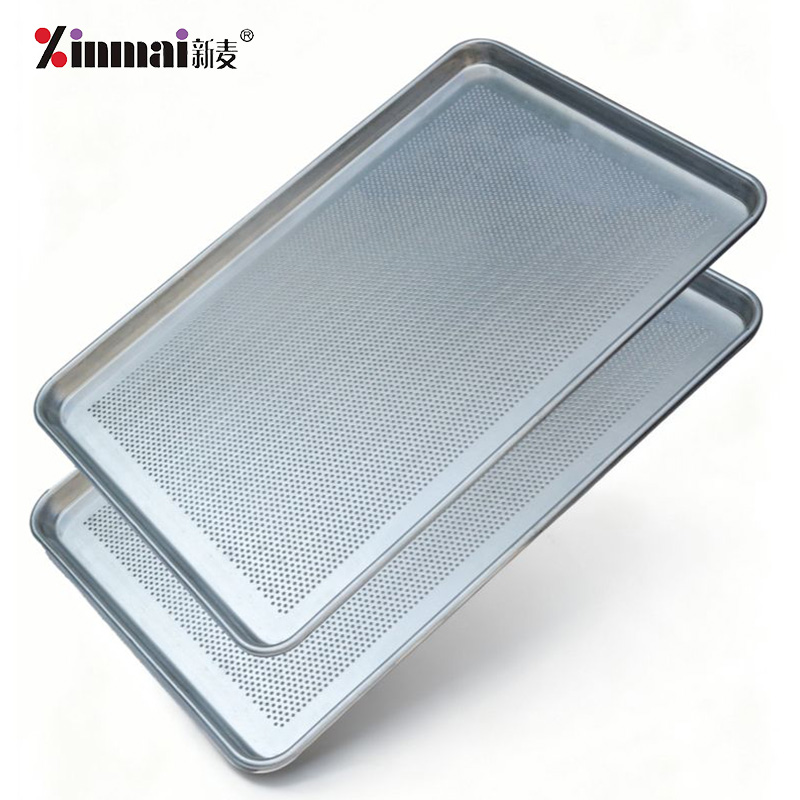High - quality plain baking tray, a utensil for bakeries. Aluminum alloy perforated baking tray for bakeries, available for wholesale and customized orders.